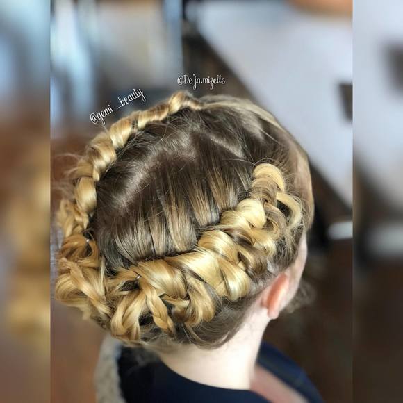 Meet your Posher, Johana - Picture 1 of 1